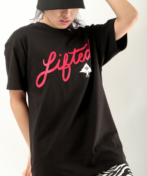 LRG(エルアールジー)の「LRG フロントロゴプリント半袖Tシャツ(Tシャツ/カットソー・メンズ・ブラック/ネイビー・L/2XL/XL/M)」の1枚目の写真