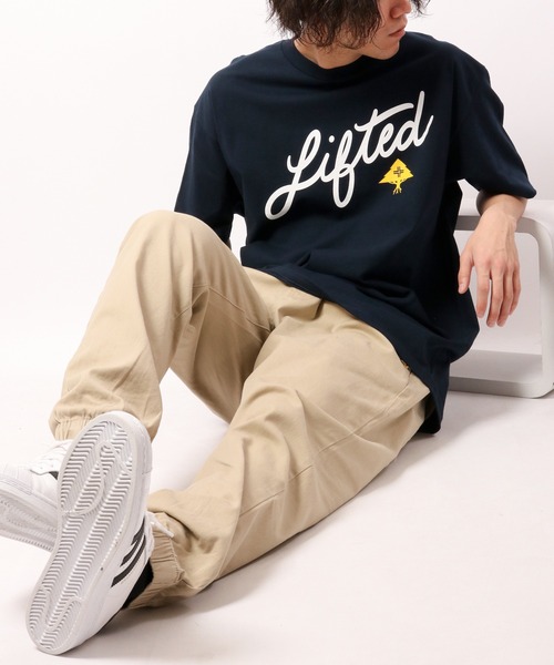 LRG(エルアールジー)の「LRG フロントロゴプリント半袖Tシャツ(Tシャツ/カットソー・メンズ・ブラック/ネイビー・L/2XL/XL/M)」の17枚目の写真
