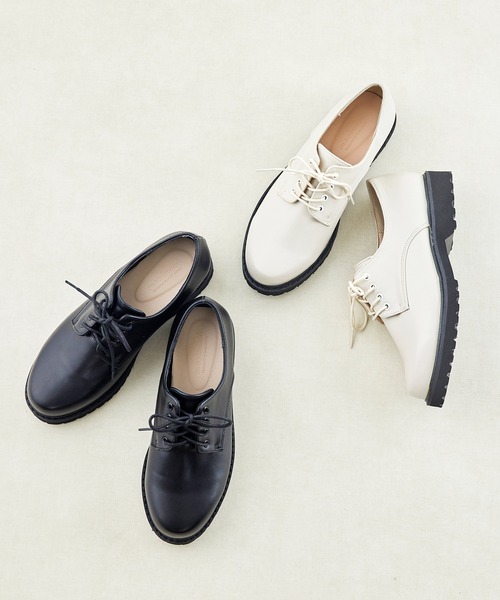 mooimooi（モーイモーイ）の「厚底ポストマンシューズ（ドレスシューズ・レディース・ナチュラル/ブラック・XS/S/M/L/LL/3L）」の2枚目の写真