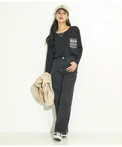 ANAP(アナップ)の「5色展開柄ポケットゆるロングTシャツ(Tシャツ/カットソー・レディース・ホワイト/ベージュ/ブラック/ミント/ピンクベージュ・FREE)」の17枚目の写真