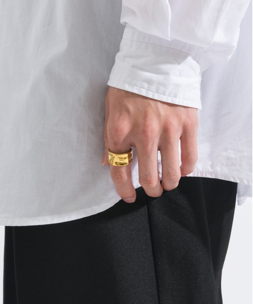 muku（ムク）の「【リングとしてもイヤーカフとしても使える！】金属アレルギー対応 [ゴールド]  リングカフ 13号 /サージカルステンレス/316L（リング・レディース・シルバー/ゴールド・11/13/15 ）」の4枚目の写真