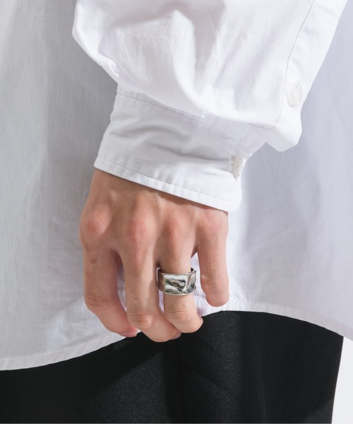 muku（ムク）の「【リングとしてもイヤーカフとしても使える！】金属アレルギー対応 [ゴールド]  リングカフ 13号 /サージカルステンレス/316L（リング・レディース・シルバー/ゴールド・11/13/15 ）」の5枚目の写真