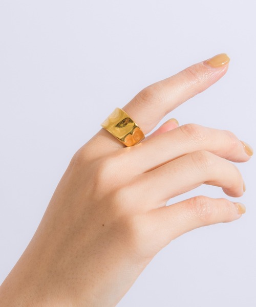 muku（ムク）の「【リングとしてもイヤーカフとしても使える！】金属アレルギー対応 [ゴールド]  リングカフ 13号 /サージカルステンレス/316L（リング・レディース・シルバー/ゴールド・11/13/15 ）」の7枚目の写真