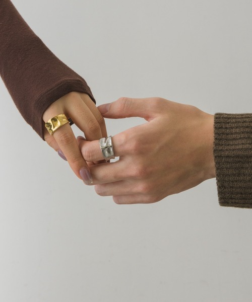 muku（ムク）の「【リングとしてもイヤーカフとしても使える！】金属アレルギー対応 [ゴールド]  リングカフ 13号 /サージカルステンレス/316L（リング・レディース・シルバー/ゴールド・11/13/15 ）」の17枚目の写真