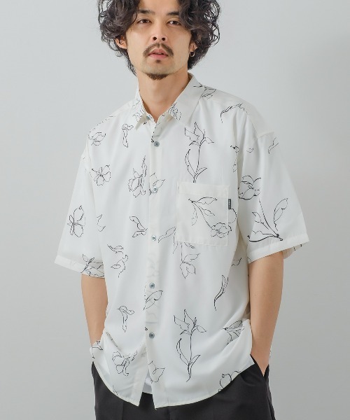 improves(インプローブス)の「総柄 半袖 レギュラーシャツ(シャツ/ブラウス・メンズ・ホワイト/グレー/ブラウン/ライトグレー/グリーン/ブラック/アイボリー・LARGE/MEDIUM)」の3枚目の写真