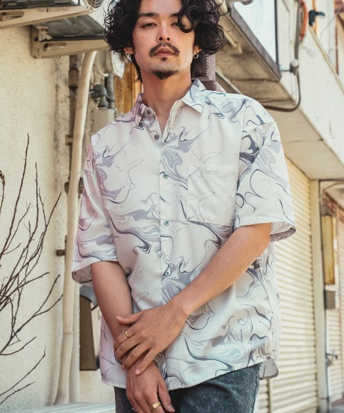 improves(インプローブス)の「総柄 半袖 レギュラーシャツ(シャツ/ブラウス・メンズ・ホワイト/グレー/ブラウン/ライトグレー/グリーン/ブラック/アイボリー・LARGE/MEDIUM)」の1枚目の写真