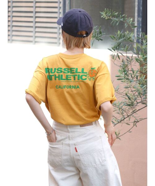 Russell Athletic(ラッセルアスレティック)の「RUSSELL別注 プリントロゴTee(Tシャツ/カットソー)」|イエロー