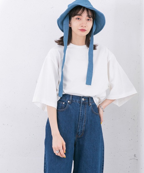 KBF（ケイビーエフ）の「illi　ボックスシルエットワイドTシャツ（Tシャツ/カットソー・レディース・ホワイト/ブラック/モカ・ONE）」の4枚目の写真