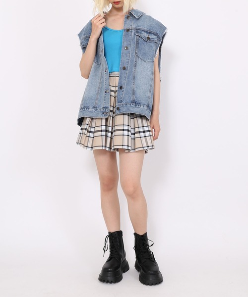 PUNYUS（プニュズ）の「デニムベスト（ベスト・レディース・ライトブルー/ブラック・3/4）」の5枚目の写真