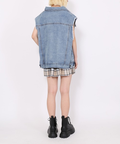 PUNYUS（プニュズ）の「デニムベスト（ベスト・レディース・ライトブルー/ブラック・3/4）」の6枚目の写真