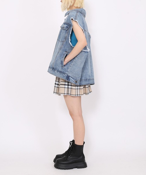 PUNYUS（プニュズ）の「デニムベスト（ベスト・レディース・ライトブルー/ブラック・3/4）」の7枚目の写真