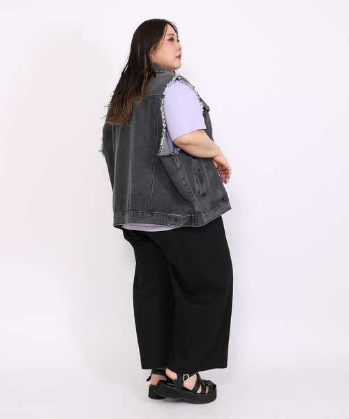 PUNYUS（プニュズ）の「デニムベスト（ベスト・レディース・ライトブルー/ブラック・3/4）」の21枚目の写真