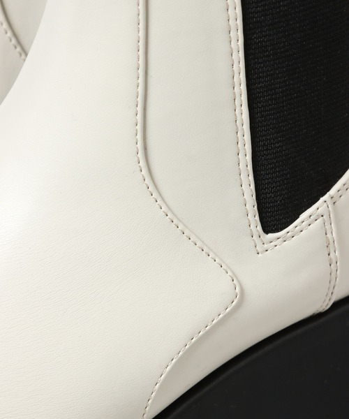 HARE（ハレ）の「プラットフォームサイドゴアブーツ(HARE)（ブーツ・レディース・アイボリー/ブラック・MEDIUM/LARGE）」の21枚目の写真