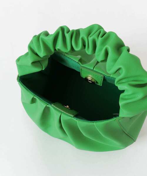 ITEMS URBANRESEARCH（アイテムズ アーバンリサーチ）の「ギャザーハンドルバッグ（ハンドバッグ・レディース・ブラック/ベージュ/グリーン・-）」の12枚目の写真