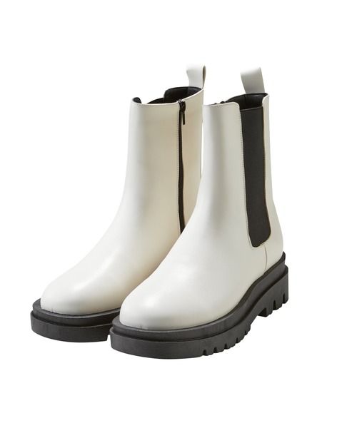 GeeRA（ジーラ）の「トラックソールサイドゴアブーツ（ブーツ・レディース・アイボリー/ブラック/ダークブラウン・LARGE/X-LARGE/SMALL/MEDIUM）」の4枚目の写真
