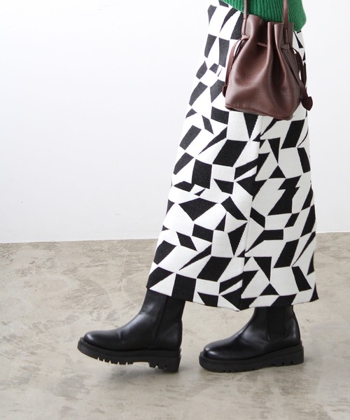 GeeRA（ジーラ）の「トラックソールサイドゴアブーツ（ブーツ・レディース・アイボリー/ブラック/ダークブラウン・LARGE/X-LARGE/SMALL/MEDIUM）」の8枚目の写真