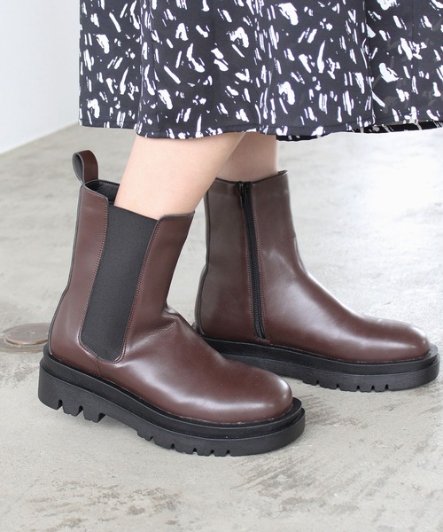 GeeRA（ジーラ）の「トラックソールサイドゴアブーツ（ブーツ・レディース・アイボリー/ブラック/ダークブラウン・LARGE/X-LARGE/SMALL/MEDIUM）」の15枚目の写真