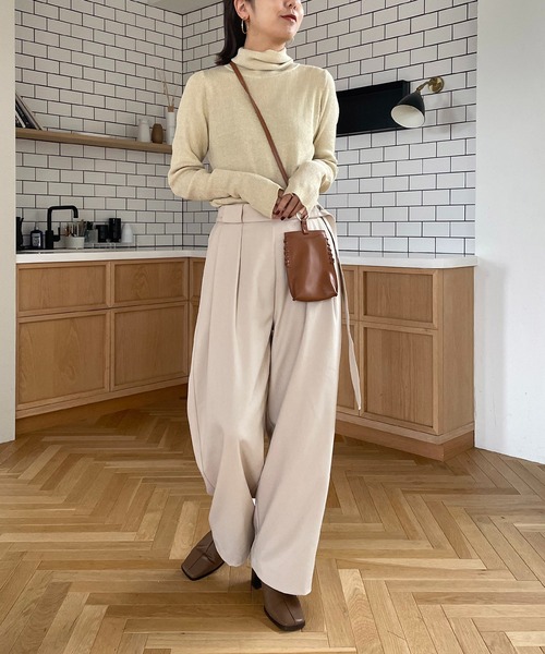 CAPRICIEUX LE'MAGE(カプリシューレマージュ)の「ハイネックリブプルオーバー(ニット/セーター・レディース・ブラック/ホワイト/オフホワイト/グレイッシュベージュ/アイボリー・FREE)」の13枚目の写真