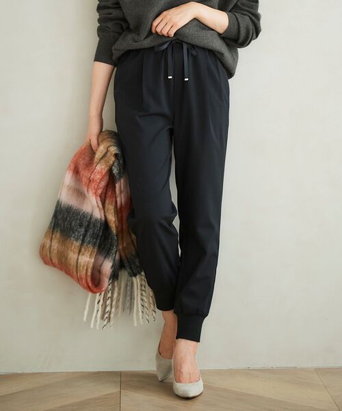 le.coeur blanc（ルクールブラン）の「イージージョガーパンツ（その他パンツ・レディース・ブラック/グレー/キャメル・36/38）」の2枚目の写真