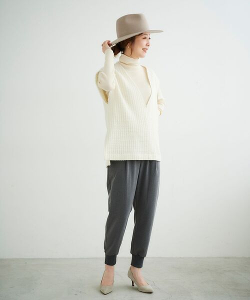 le.coeur blanc（ルクールブラン）の「イージージョガーパンツ（その他パンツ・レディース・ブラック/グレー/キャメル・36/38）」の6枚目の写真