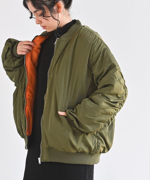 rps（アールピーエス）の「ＢＩＧボリュームＭＡ－１（MA-1・レディース・カーキ/グレイッシュベージュ/ブラック・M）」の3枚目の写真