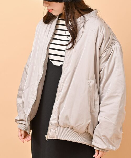 rps（アールピーエス）の「ＢＩＧボリュームＭＡ－１（MA-1・レディース・カーキ/グレイッシュベージュ/ブラック・M）」の11枚目の写真