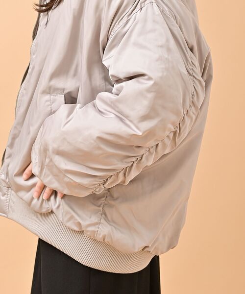 rps（アールピーエス）の「ＢＩＧボリュームＭＡ－１（MA-1・レディース・カーキ/グレイッシュベージュ/ブラック・M）」の8枚目の写真