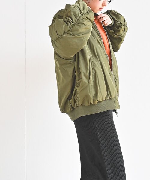 rps（アールピーエス）の「ＢＩＧボリュームＭＡ－１（MA-1・レディース・カーキ/グレイッシュベージュ/ブラック・M）」の22枚目の写真