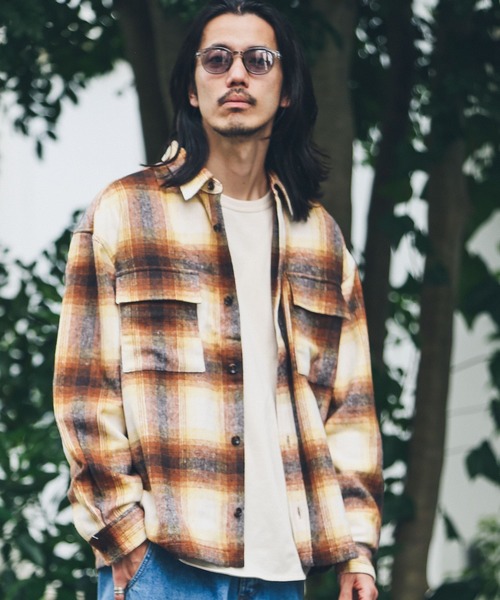 URBAN RESEARCH Sonny Label(アーバンリサーチサニーレーベル)の「オンブレチェックシャツ(シャツ/ブラウス・メンズ・レッド系その他/ブルー系その他/ブラウン系その他・LARGE/MEDIUM)」の4枚目の写真