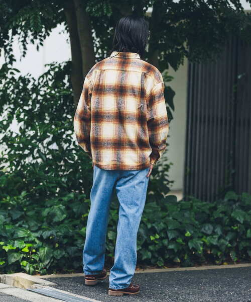 URBAN RESEARCH Sonny Label(アーバンリサーチサニーレーベル)の「オンブレチェックシャツ(シャツ/ブラウス・メンズ・レッド系その他/ブルー系その他/ブラウン系その他・LARGE/MEDIUM)」の7枚目の写真