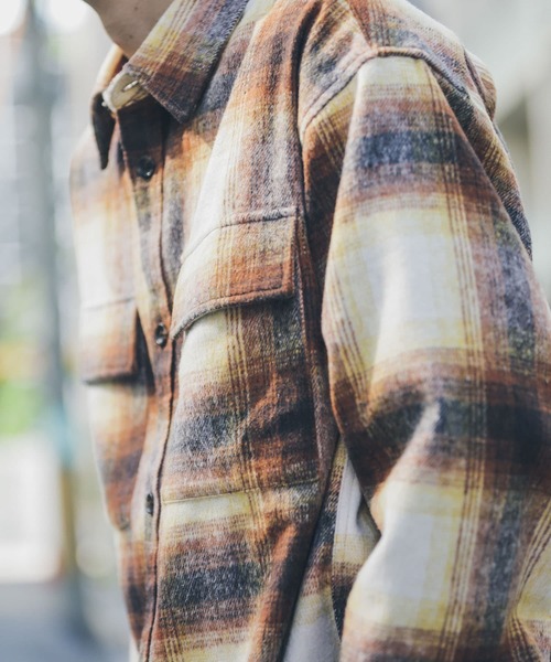URBAN RESEARCH Sonny Label(アーバンリサーチサニーレーベル)の「オンブレチェックシャツ(シャツ/ブラウス・メンズ・レッド系その他/ブルー系その他/ブラウン系その他・LARGE/MEDIUM)」の8枚目の写真