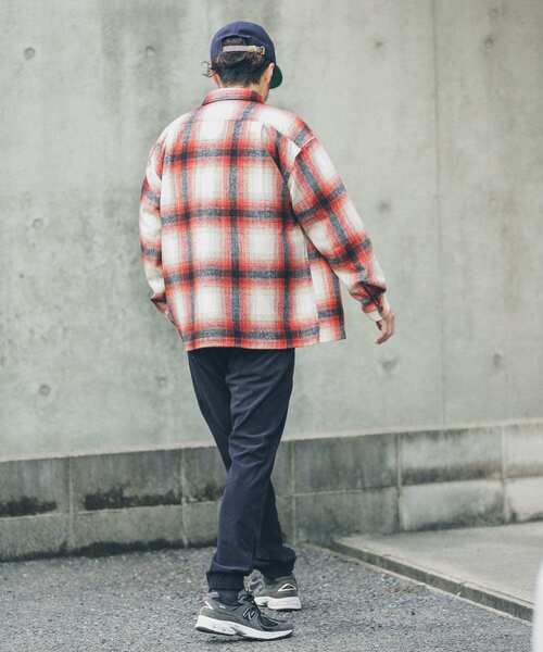 URBAN RESEARCH Sonny Label(アーバンリサーチサニーレーベル)の「オンブレチェックシャツ(シャツ/ブラウス・メンズ・レッド系その他/ブルー系その他/ブラウン系その他・LARGE/MEDIUM)」の21枚目の写真