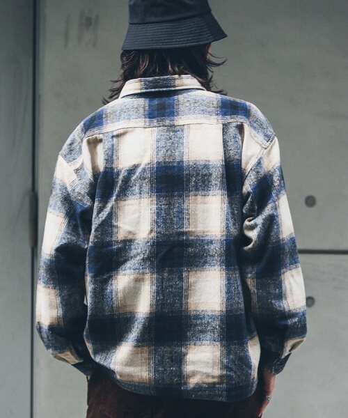 URBAN RESEARCH Sonny Label(アーバンリサーチサニーレーベル)の「オンブレチェックシャツ(シャツ/ブラウス・メンズ・レッド系その他/ブルー系その他/ブラウン系その他・LARGE/MEDIUM)」の22枚目の写真