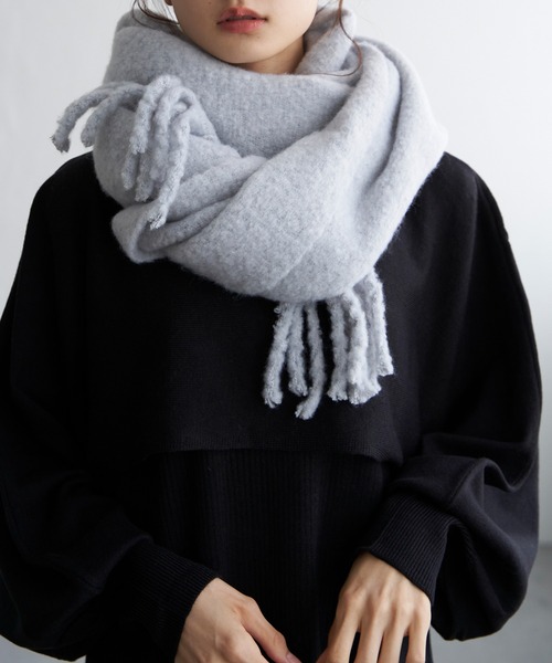LBC(エルビーシー)の「バルキーフリンジストール(ストール/ショール・レディース・ピンク系/ブルー系/オフホワイト/グレー/ブルー・FREE)」の2枚目の写真