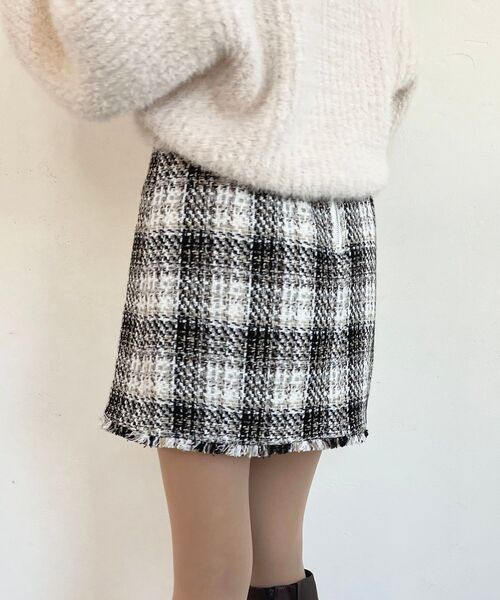 MAJESTIC LEGON（マジェスティックレゴン）の「フリンジツイードミニスカート（スカート・レディース・ブラック系その他/グリーン系その他/ベージュ系その他2・MEDIUM）」の16枚目の写真