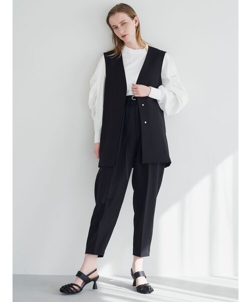 ELENDEEK（エレンディーク）の「ノーカラーミドルジレ（テーラードジャケット・レディース・ベージュ/ブラック・FREE）」の4枚目の写真