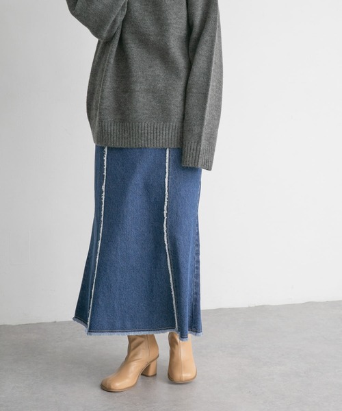 KBF(ケイビーエフ)の「カットオフマーメイドデニムスカート(スカート・レディース・ネイビー/ブルー・ONE)」の3枚目の写真