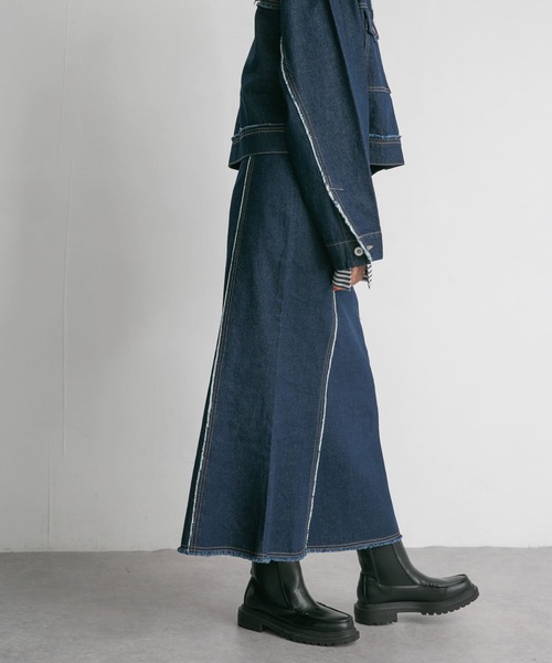 KBF(ケイビーエフ)の「カットオフマーメイドデニムスカート(スカート・レディース・ネイビー/ブルー・ONE)」の11枚目の写真