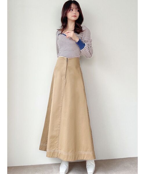 RESEXXY（リゼクシー）の「ステッチデザインフレアスカート（スカート・レディース・ベージュ/インディゴブルー/アイボリー・FREE）」の4枚目の写真
