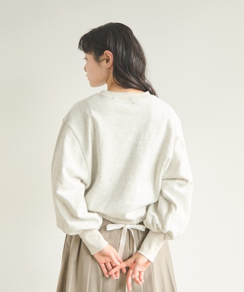 idem(イデム)の「drost ribbon short pullover/ショート丈プルオーバー(スウェット・レディース・ブルー/アイボリー/ネイビー・FREE)」の5枚目の写真