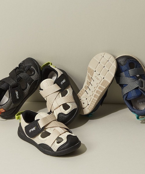IFME（イフミー）の「KIDS｜IFME＋ハグインソールベルトウォーターシューズ（サンダル・キッズ・ネイビー/ベージュ/ブラック・17.5cm/16.0cm/16.5cm/19.0cm/18.0cm/18.5cm/15.0cm/15.5cm/17.0cm）」の5枚目の写真