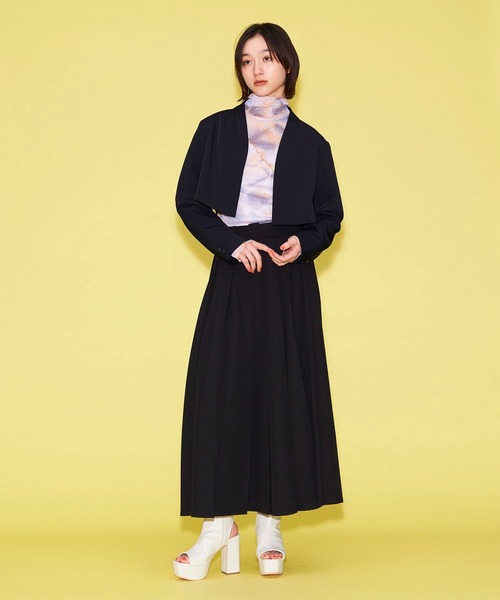 FOREVER 21(フォーエバー トゥエンティーワン)の「【MODE】コンパクトクロップドジャケット(その他アウター・レディース・ブラック・FREE)」の4枚目の写真