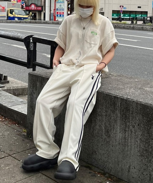 Snap club(スナップクラブ)の「【Snap club】ワンポイント刺繍ワッフルヘンリーネックTシャツ(Tシャツ/カットソー・レディース・グリーン/ブラウン/レッド/ブラック/ブルー/オフホワイト/グレー/ブルー系/ホワイト系・S/M/L)」の11枚目の写真