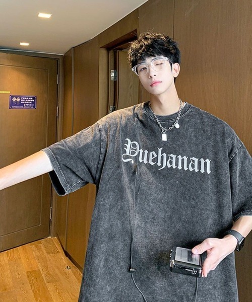 .KOM(ドットコム)の「『.KOM/ドットケーオーエム』バッククロスプリント半袖ピグメントTEE 【CN】(Tシャツ/カットソー・メンズ・ブラック・FREE)」の4枚目の写真