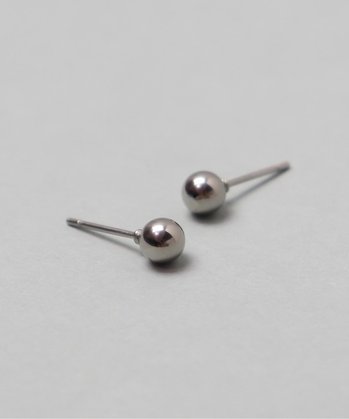 ieLS(イエルズ)の「金属アレルギー対応「ieLS」ステンレス 5mmボールピアス(ピアス(両耳用)・メンズ・ゴールド/シルバー・ONE SIZE)」の2枚目の写真