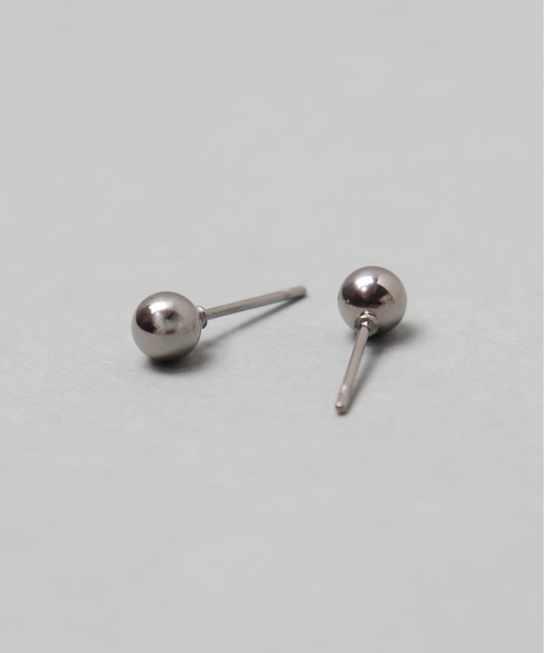 ieLS(イエルズ)の「金属アレルギー対応「ieLS」ステンレス 5mmボールピアス(ピアス(両耳用)・メンズ・ゴールド/シルバー・ONE SIZE)」の6枚目の写真