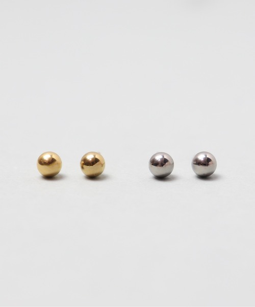 ieLS(イエルズ)の「金属アレルギー対応「ieLS」ステンレス 5mmボールピアス(ピアス(両耳用)・メンズ・ゴールド/シルバー・ONE SIZE)」の4枚目の写真