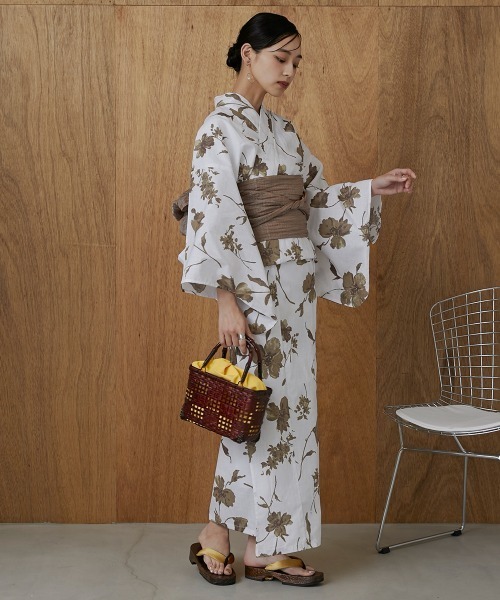 Neina（ネイナ）の「【浴衣】綿100％浴衣3点セット（浴衣＋くすみへこ帯＋下駄）〔Neina〕（浴衣・レディース・ネイビー系/グレー系/ブラウン系/ブルー系/ブルー系2・F）」の17枚目の写真