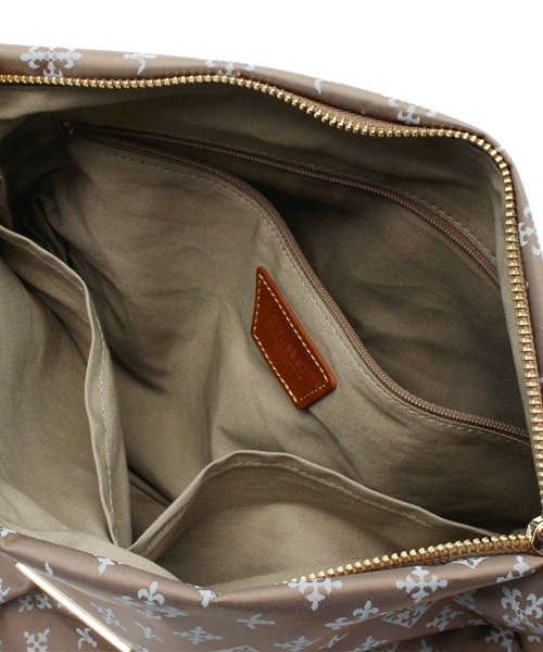 極美品 ベアチャーム付 russet 切替え ワンショルダーバッグ　e149 セール】ハートチャーム付き 2WAY ミニ ラウンド ショルダー