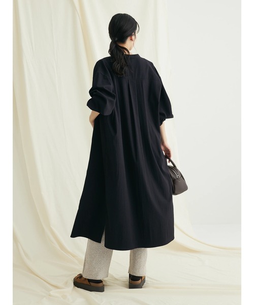 CRAFT STANDARD BOUTIQUE(クラフトスタンダードブティック)の「レーヨンデシンバンドカラーワンピース(ワンピース・レディース・ブラック/オフホワイト・FREE)」の3枚目の写真